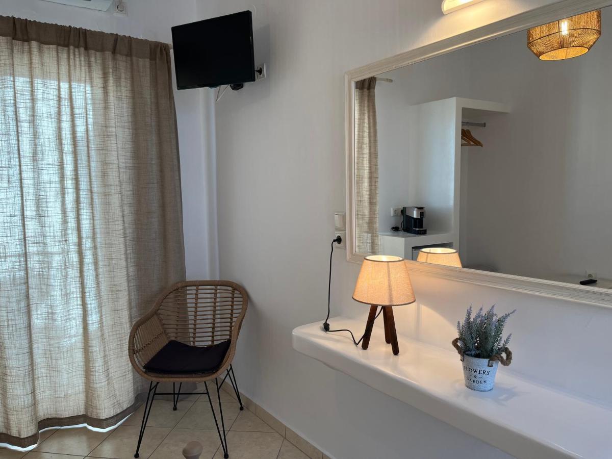 Hotel Chrisoula Antiparos Exterior photo